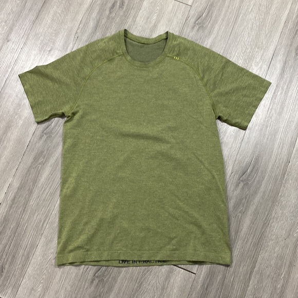 Lululemon Athletica Static Stripe Green Short Sleeve T-Shirt size L - Picture 6 of 9